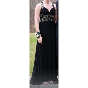 Hailey Logan by Adrianna Papell prom dress